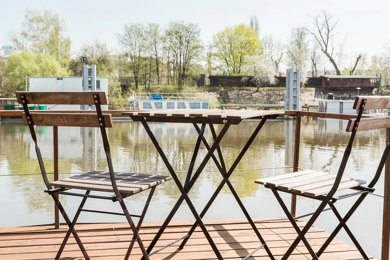 Exclusive Houseboats At Smichov Hotel Praag Appartement